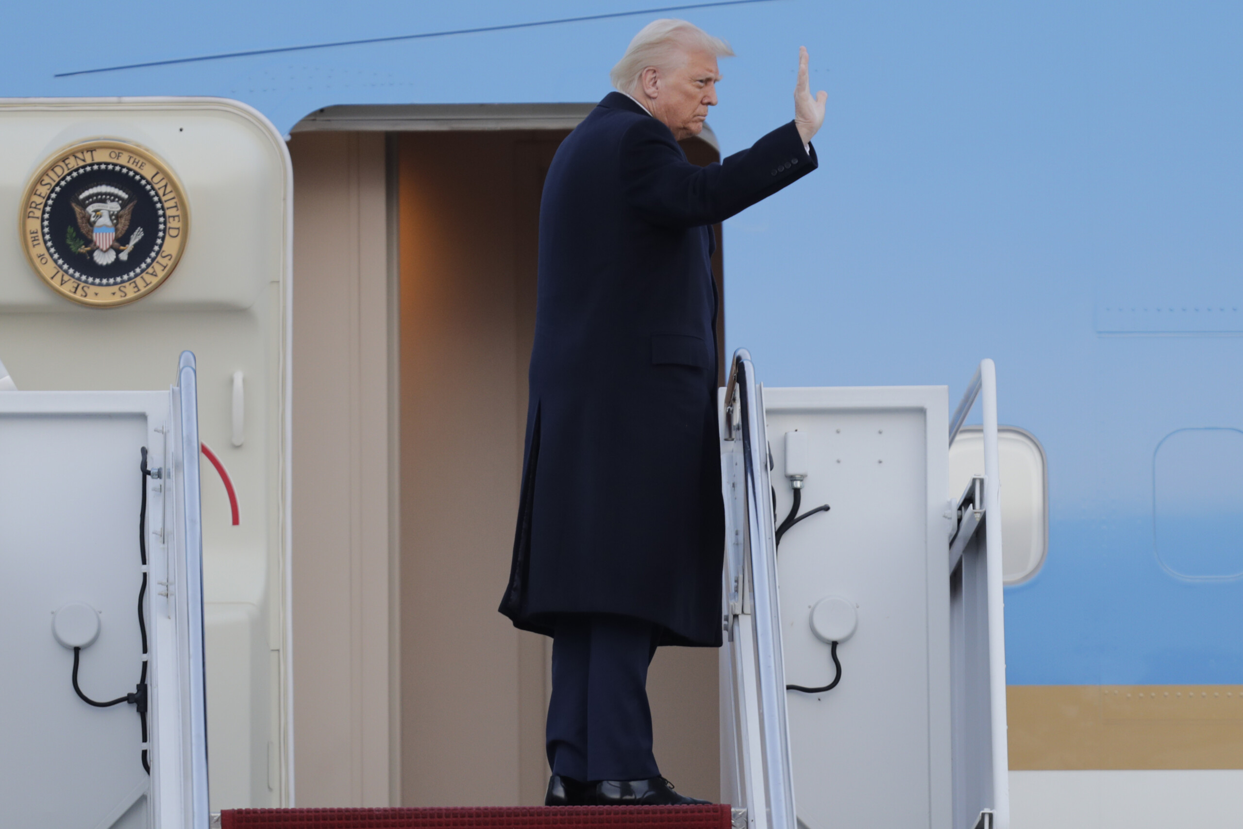 Ukraine, Trump: ‘Soon to lift intelligence suspension with Kiev’