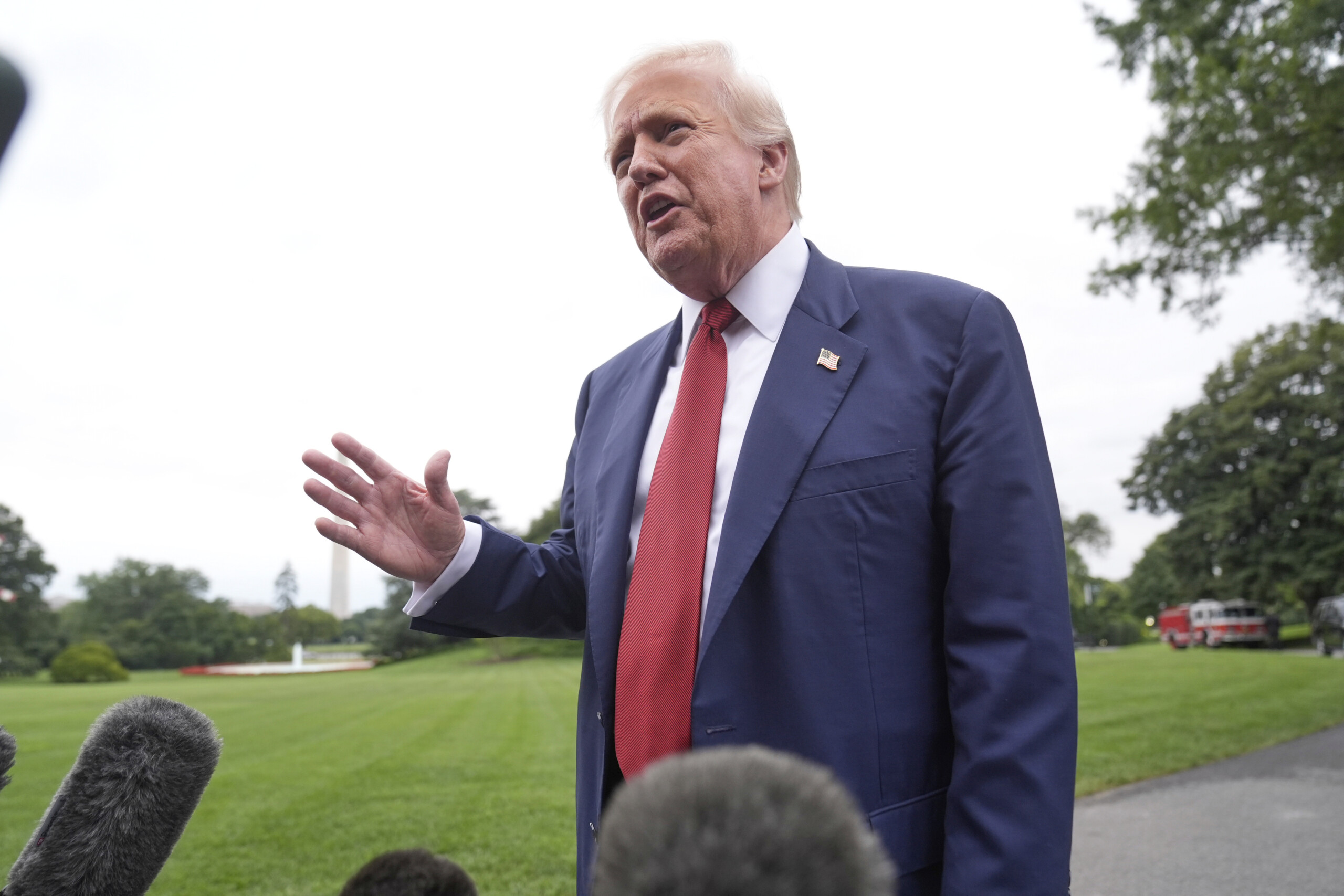 Ukraine, Trump: "U.S. nuclear submarines closer to Russia"