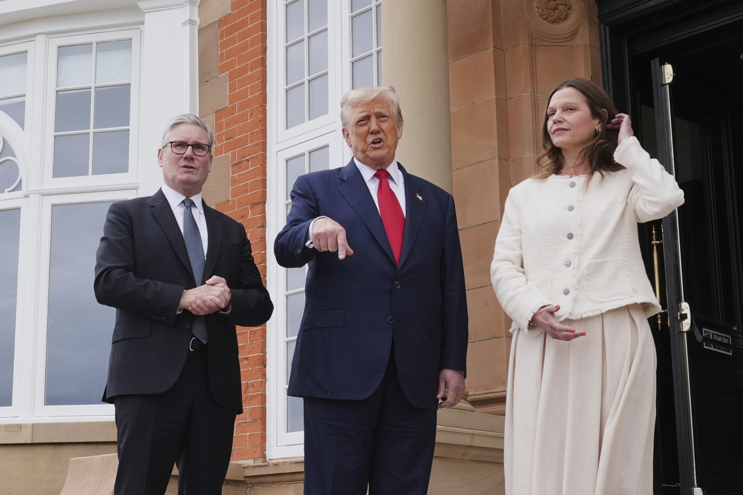 Ukraine, Trump: "Very disappointed in Putin, I’ll shorten the 50-day deadline for a peace deal" Ukraine, Trump: "Very disappointed in Putin, I’ll shorten the 50-day deadline for a peace deal"