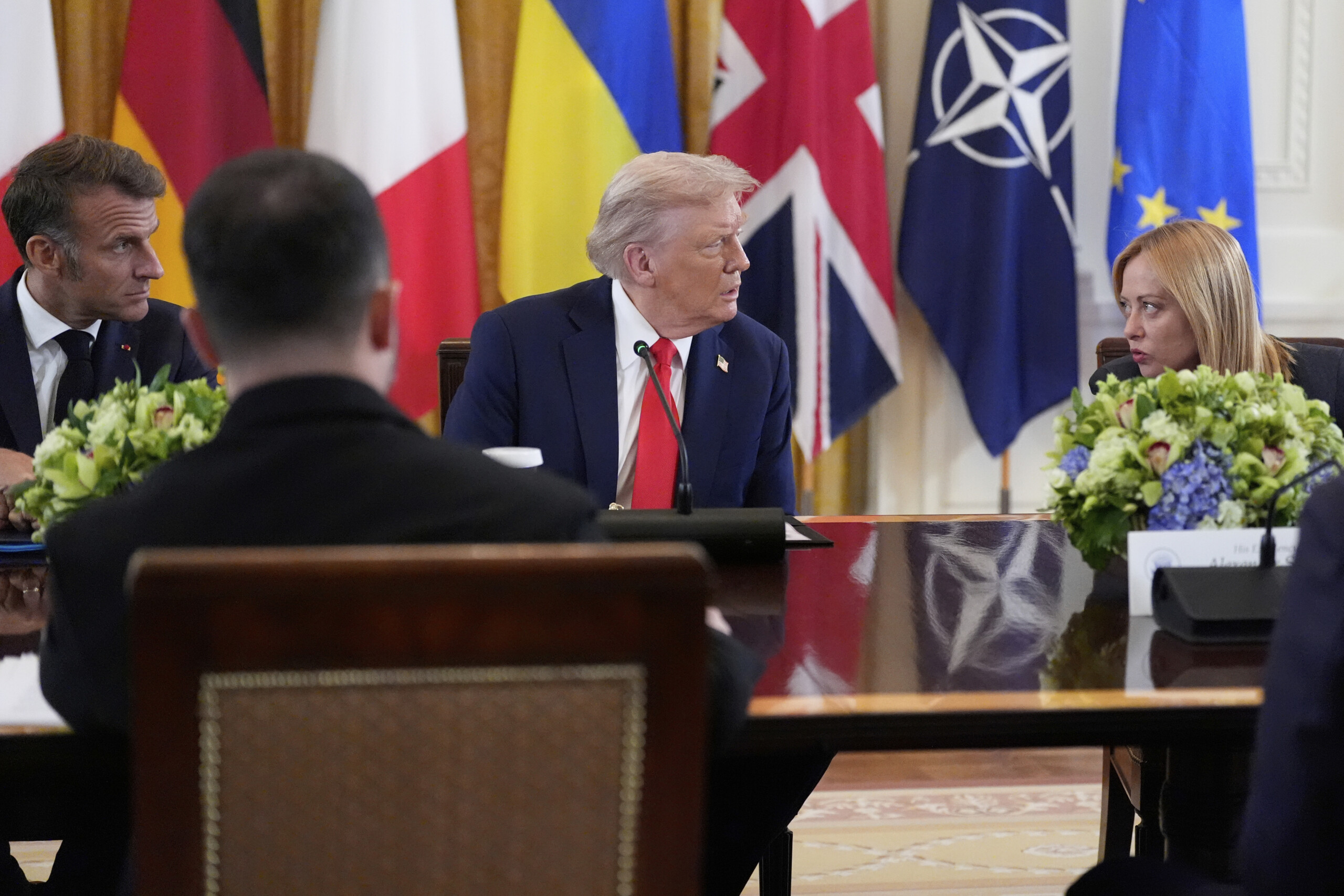 Ukraine, Trump: ‘We will try to organise a trilateral meeting and put an end to the war’