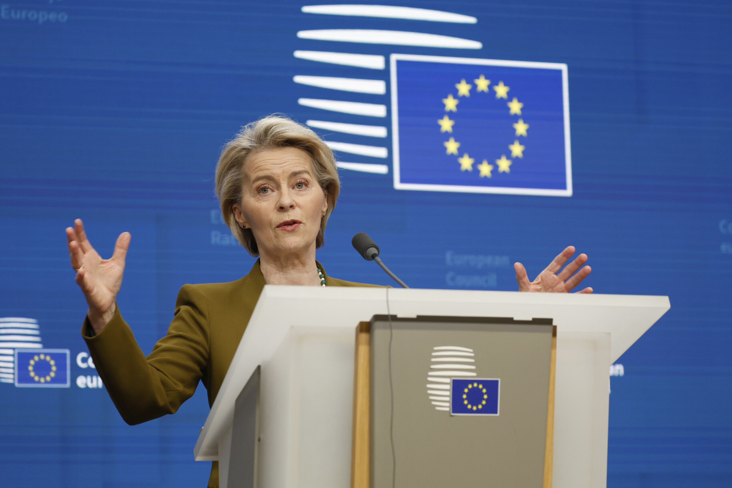 Ukraine, von der Leyen at Paris summit: ‘Long-term plan needed’