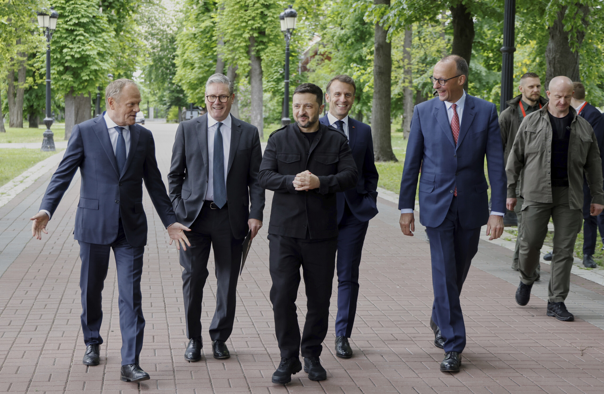 Ukraine, Zelensky: ‘Ready to meet Russia, accept ceasefire from tomorrow’.