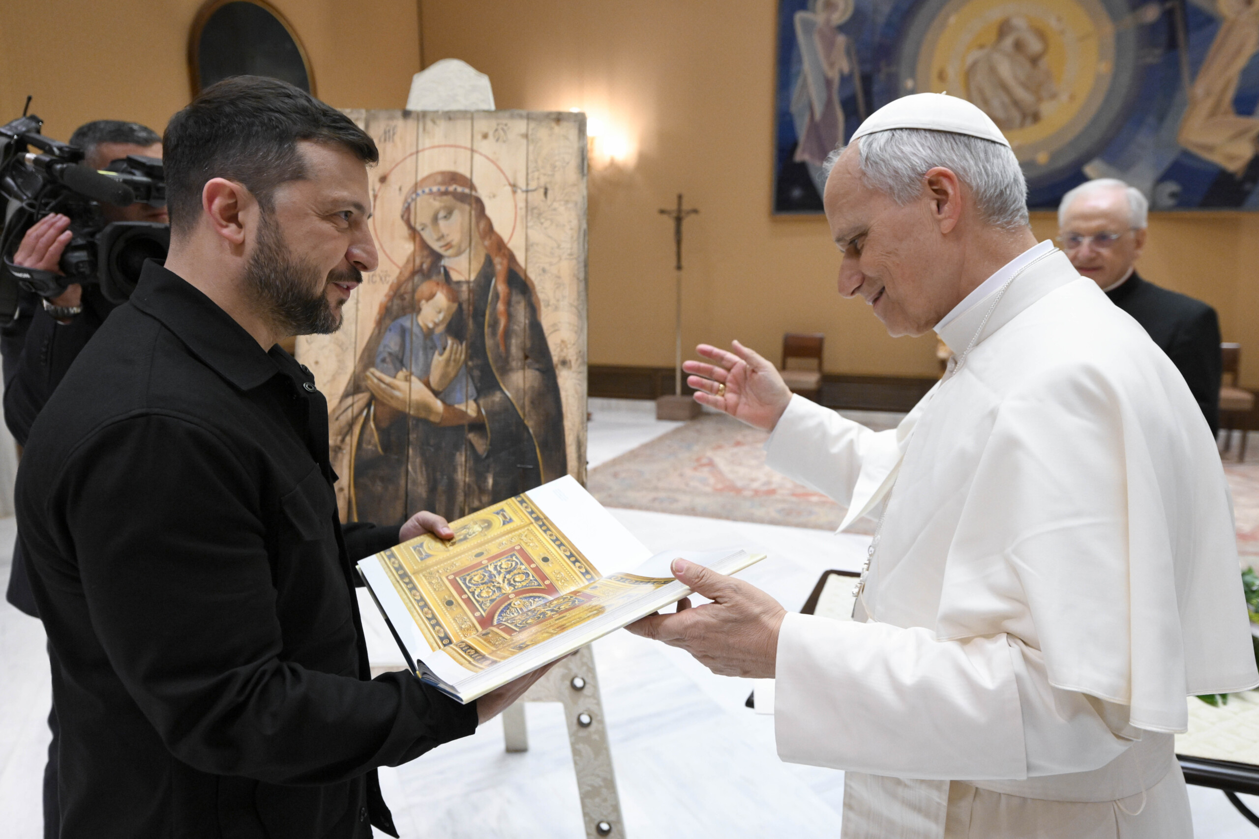 Ukraine, Zelensky: "Thank you to the Pope for offering a platform for negotiations" Ukraine, Zelensky: "Thank you to the Pope for offering a platform for negotiations"