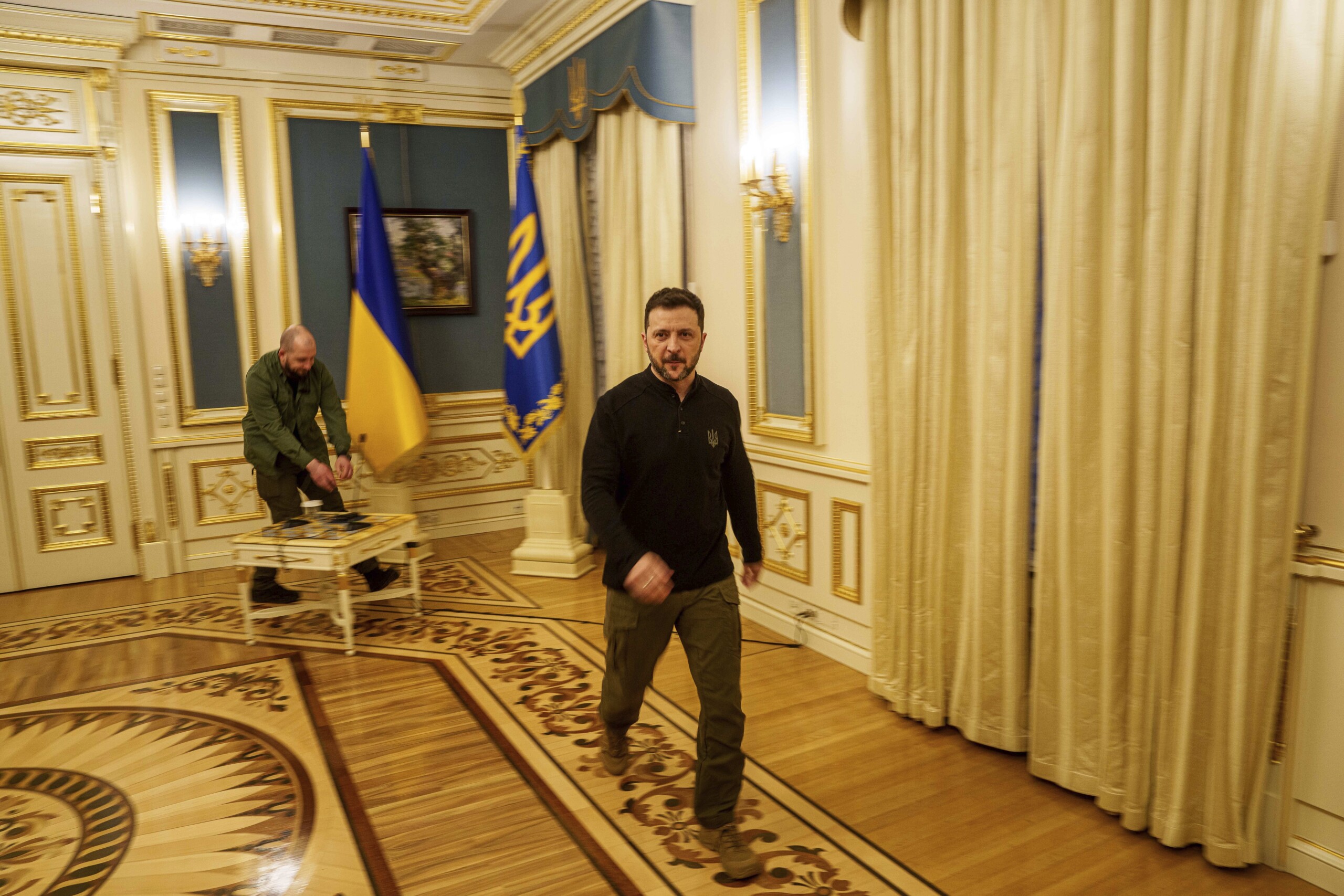 Ukraine, Zelensky: "Trump should come and see what Putin has done"