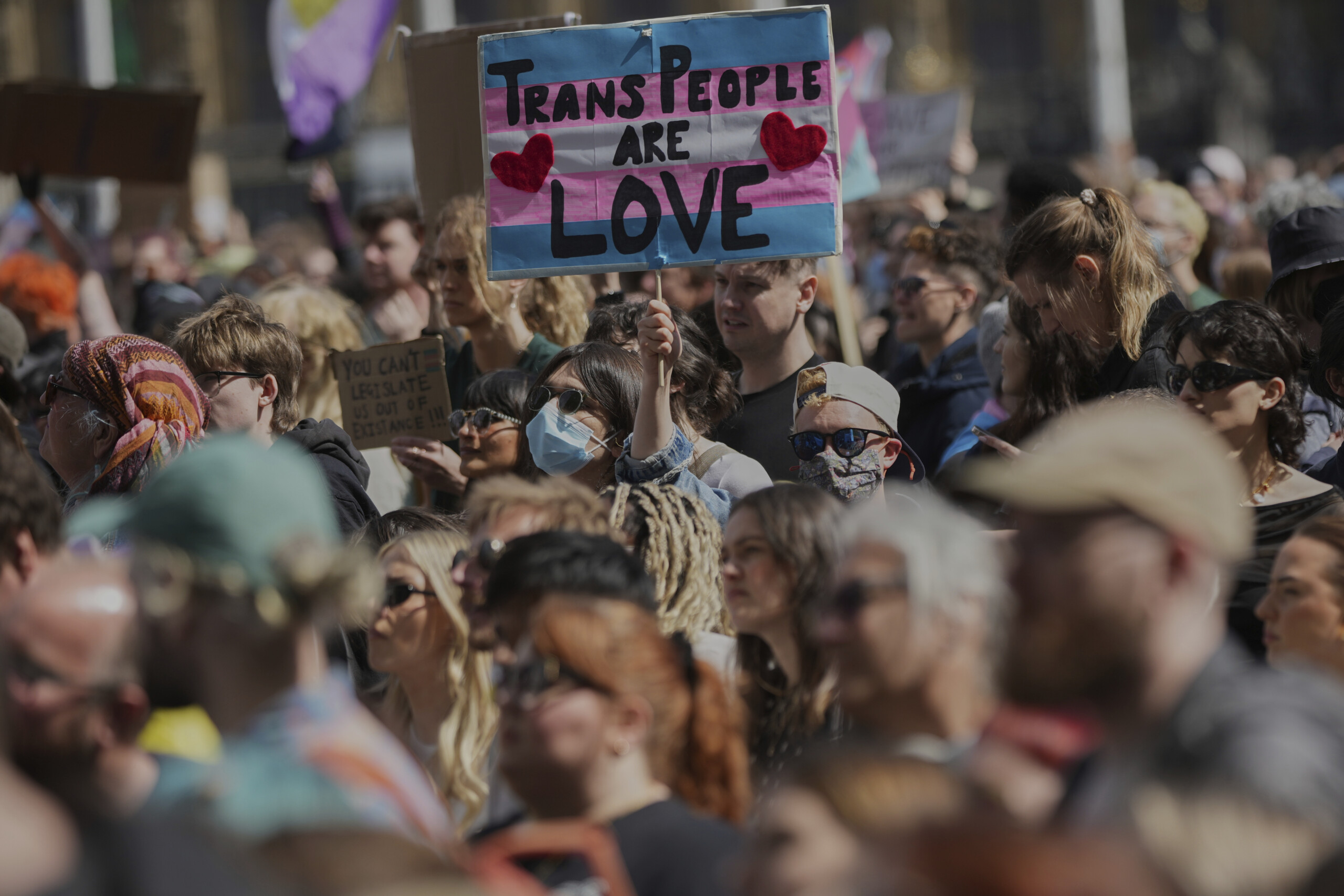 United Kingdom: thousands march in London for transgender rights
