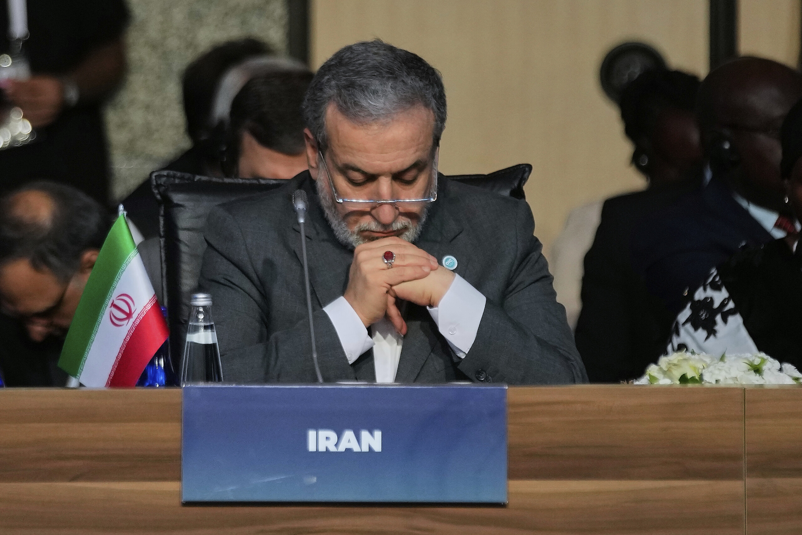 US attacks Iran, Tehran foreign minister: ‘We reserve all options to defend our sovereignty’ US attacks Iran, Tehran foreign minister: ‘We reserve all options to defend our sovereignty’