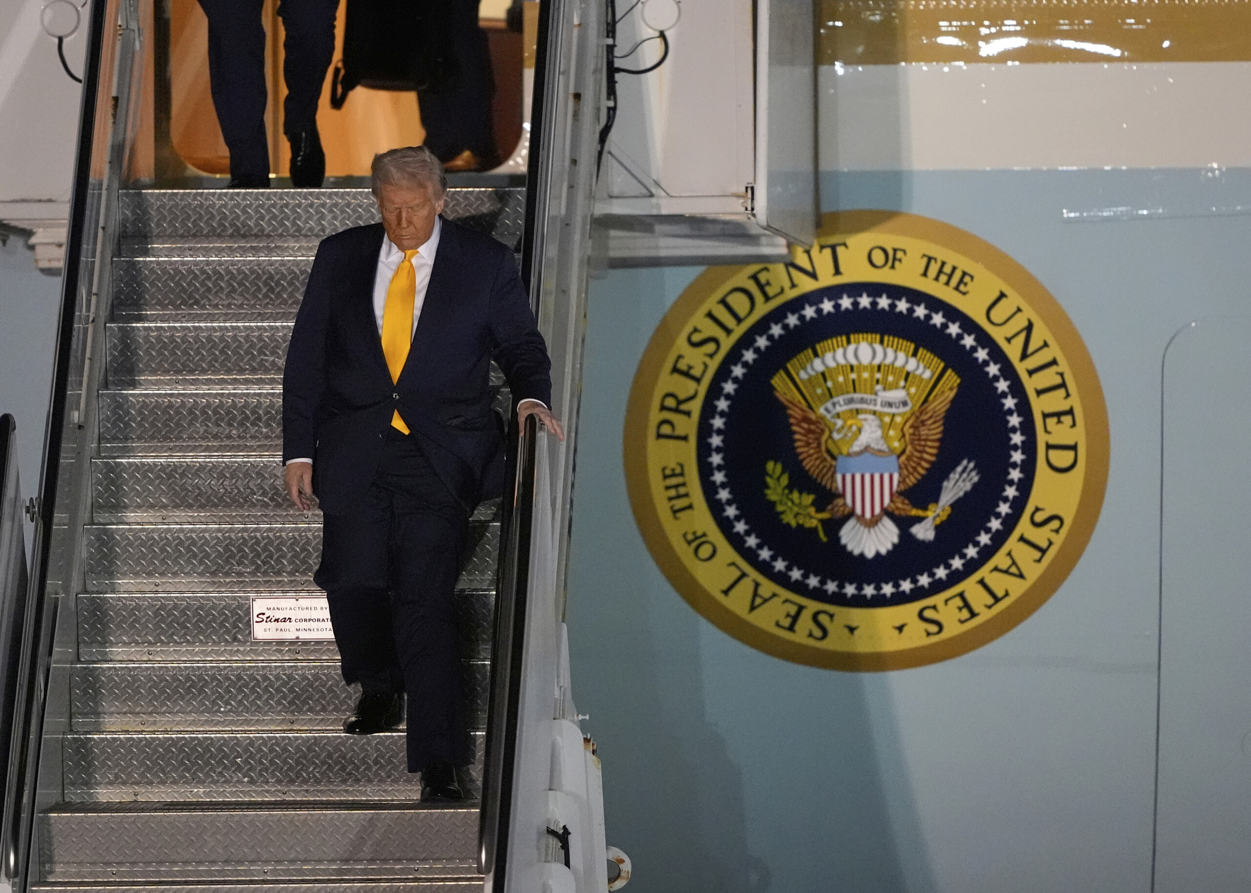 US: media, Trump ready to deport 1 mln immigrants in first year in office US: media, Trump ready to deport 1 mln immigrants in first year in office