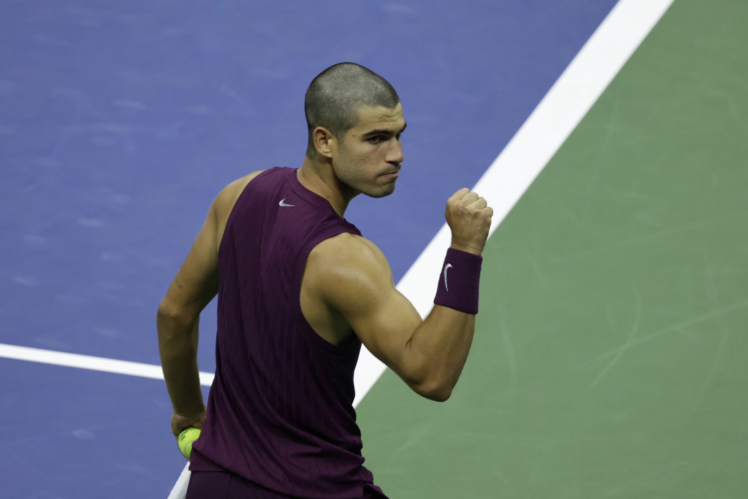 US Open: Alcaraz defeats Opelka and advances to the second round
