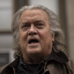 USA, Bannon: "Musk is an illegal immigrant, investigate the data he possesses"