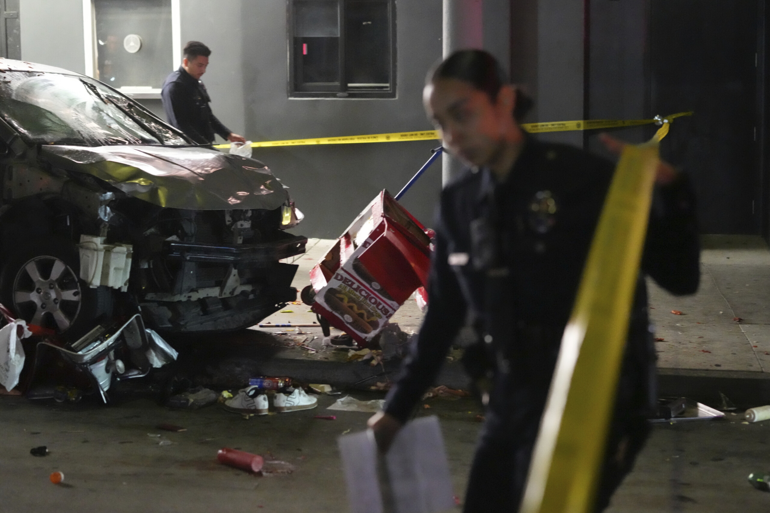 USA, car drives into crowd in Los Angeles: 31 injured