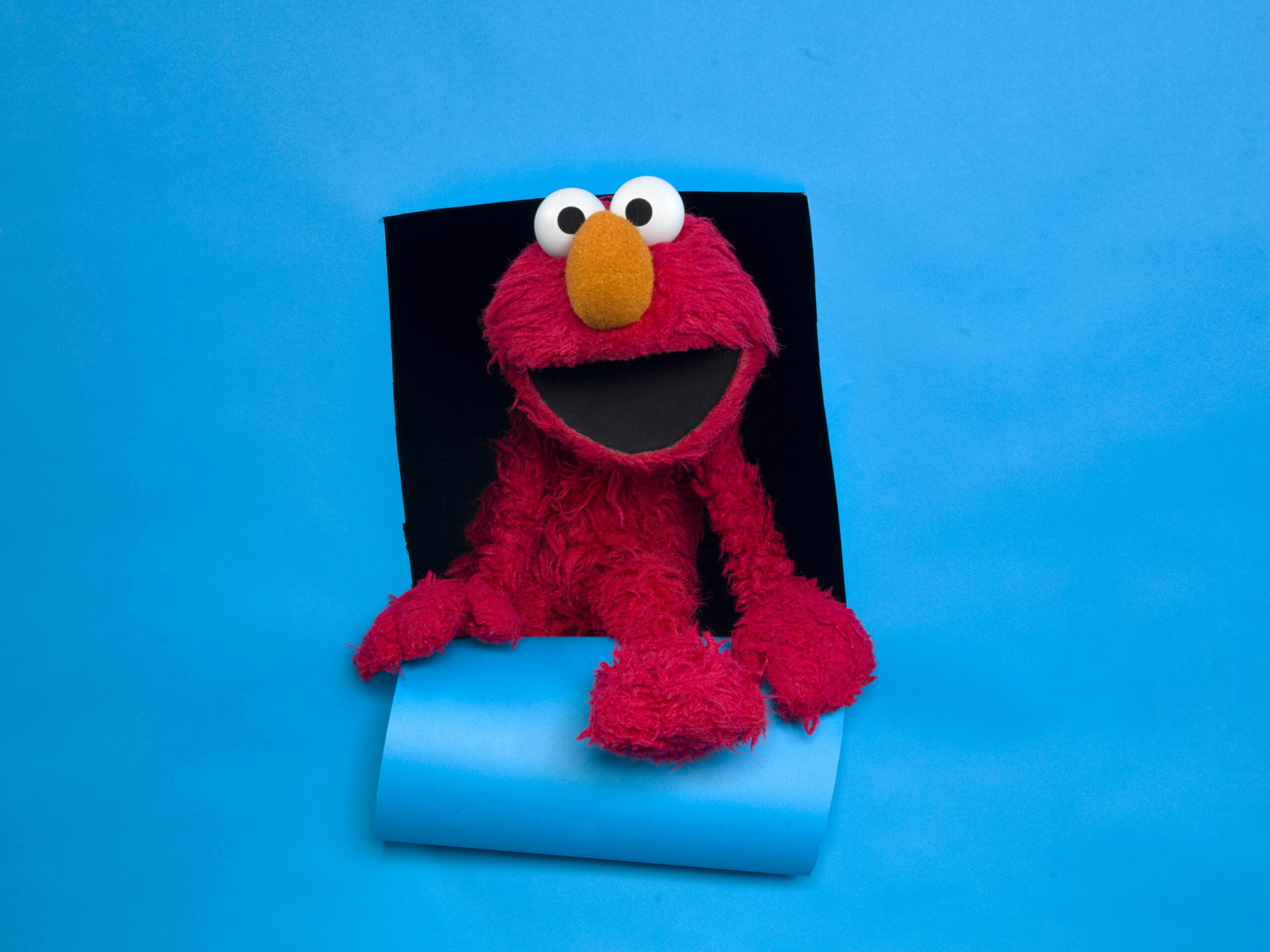 USA, Elmo's profile on X hacked: insults against Jews and Trump