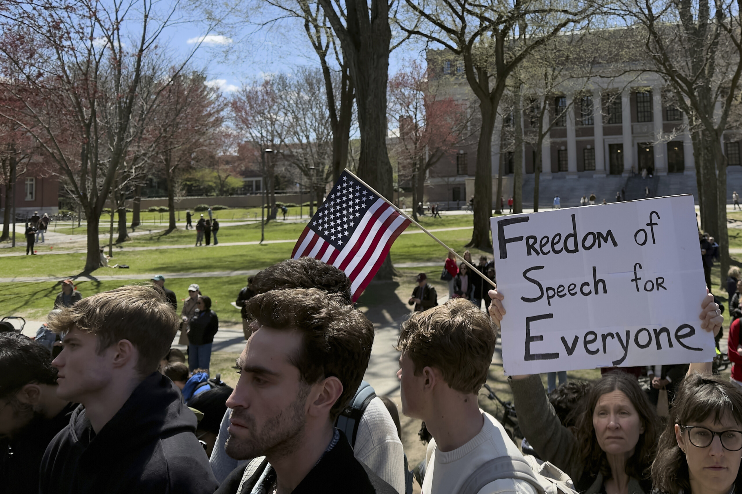 USA: Harvard sues Trump administration against resource cuts