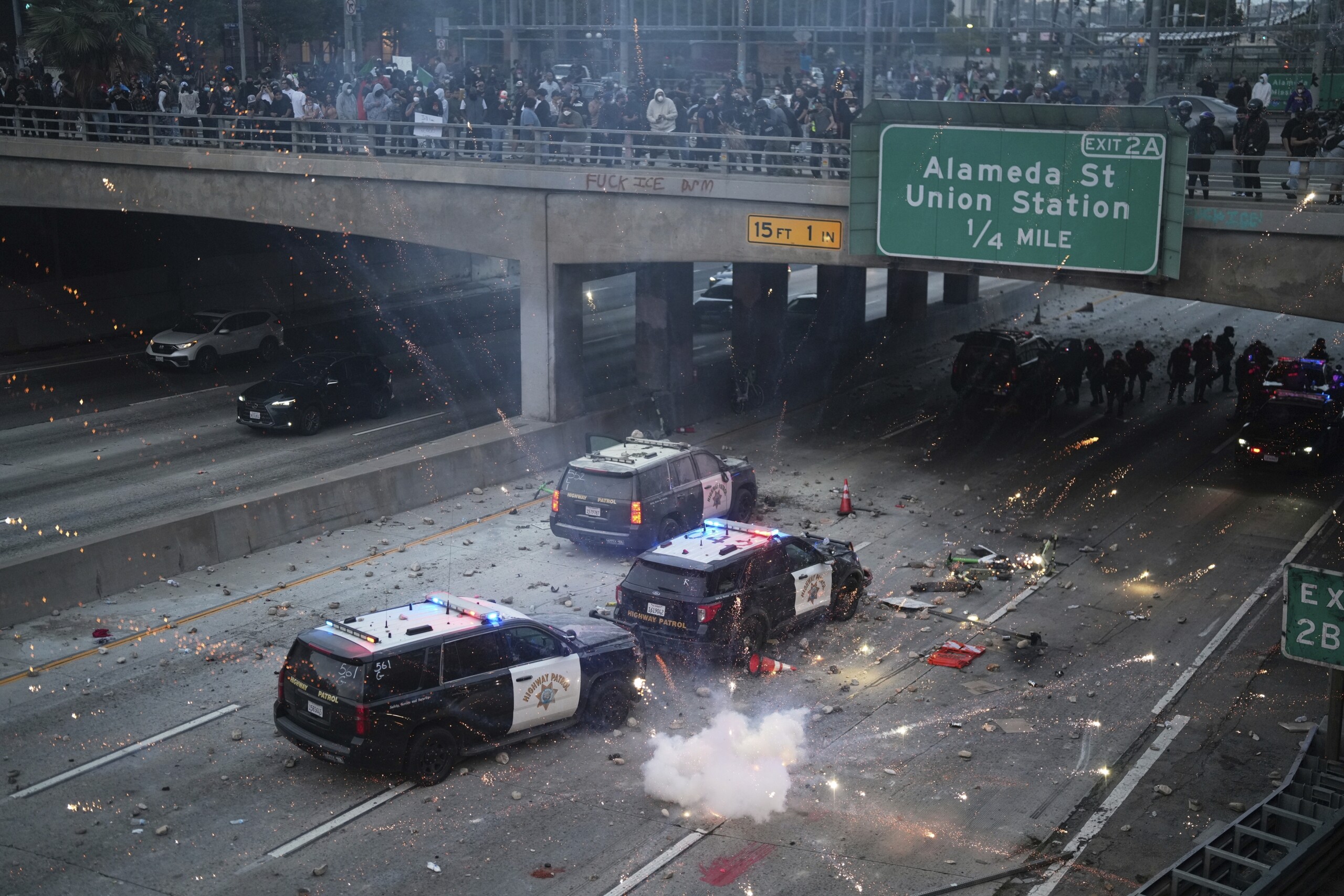 USA, Los Angeles Police Chief: ‘Our officers are under attack’