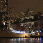 USA, Mexican Navy sailing ship crashes into Brooklyn Bridge: 2 dead