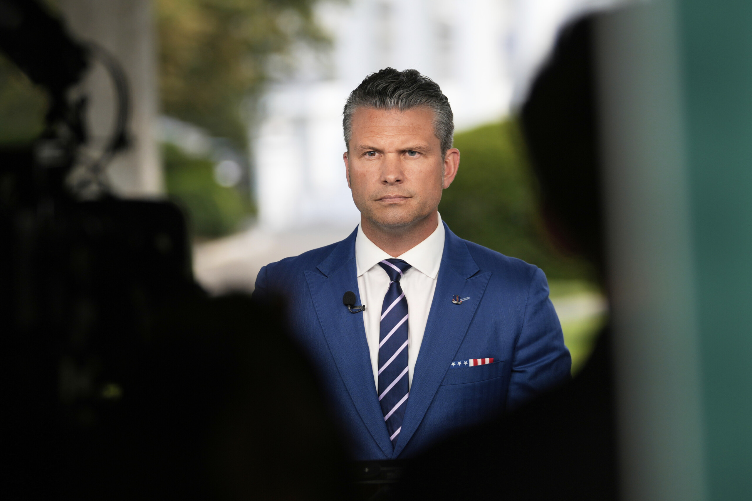 USA, Pentagon chief shares shocking video: ‘Women should not vote’