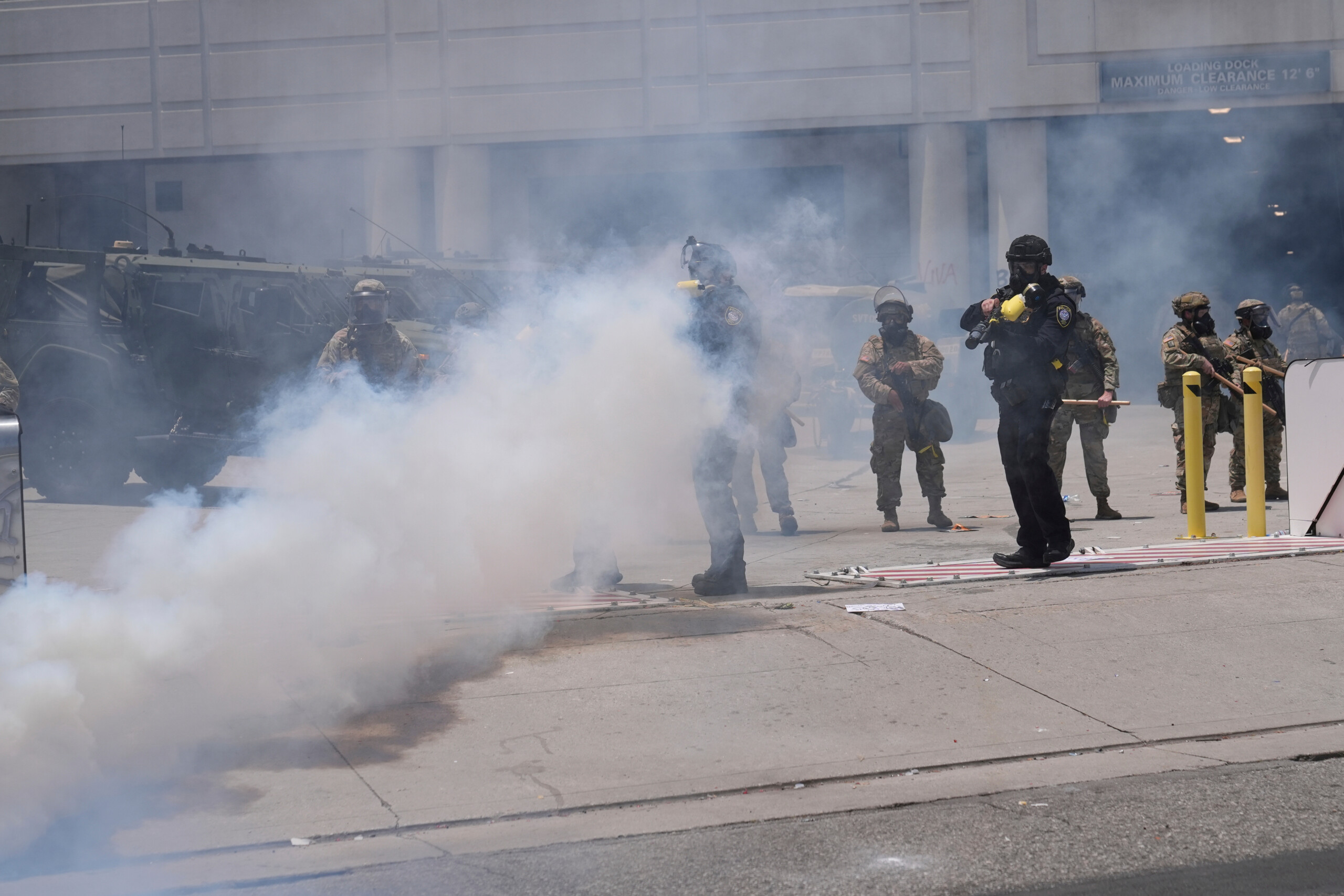 USA: protests in Los Angeles, 10 arrests during clashes in city centre USA: protests in Los Angeles, 10 arrests during clashes in city centre