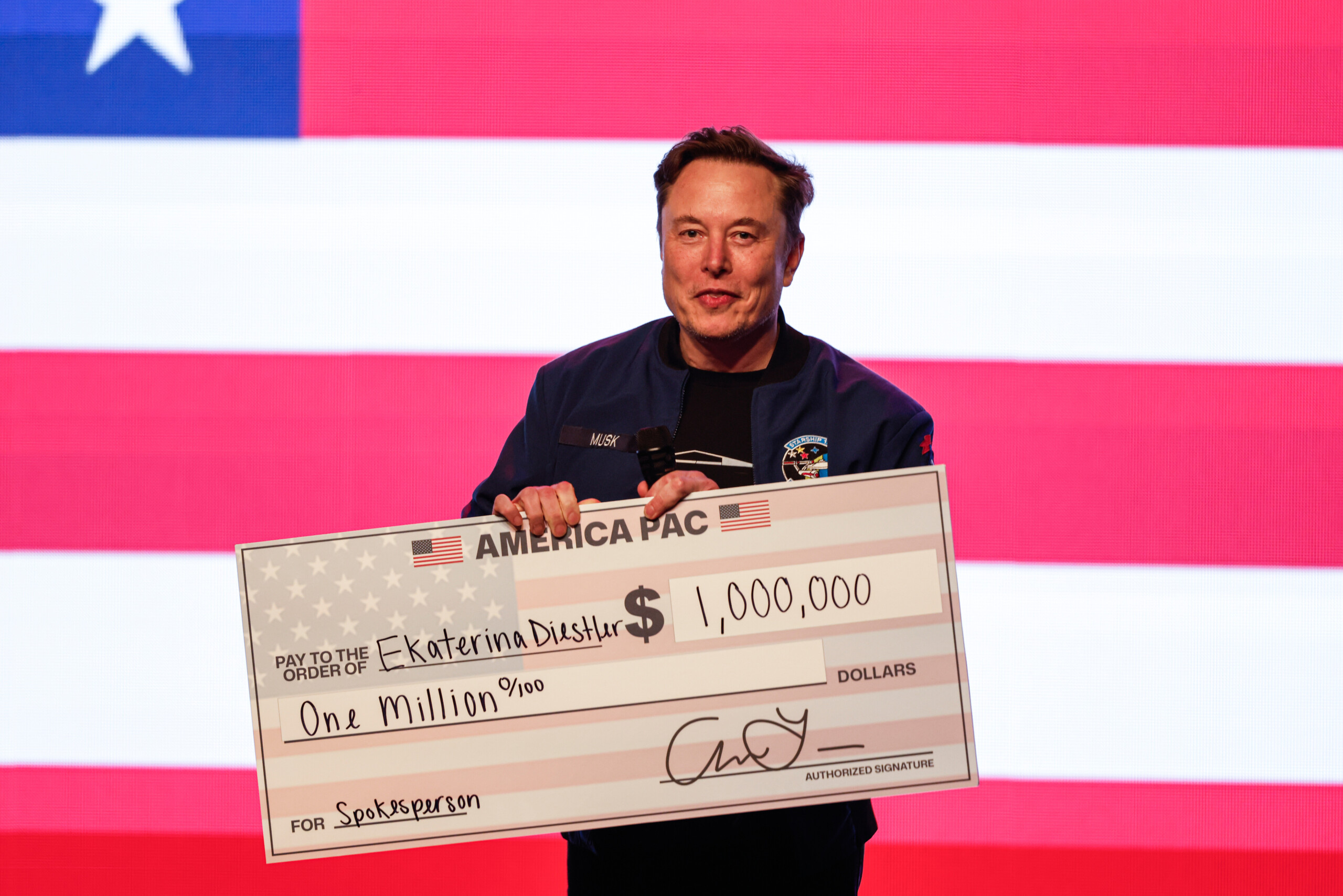 USA: Supreme Court elections, Musk delivers $1 million cheques in Wisconsin