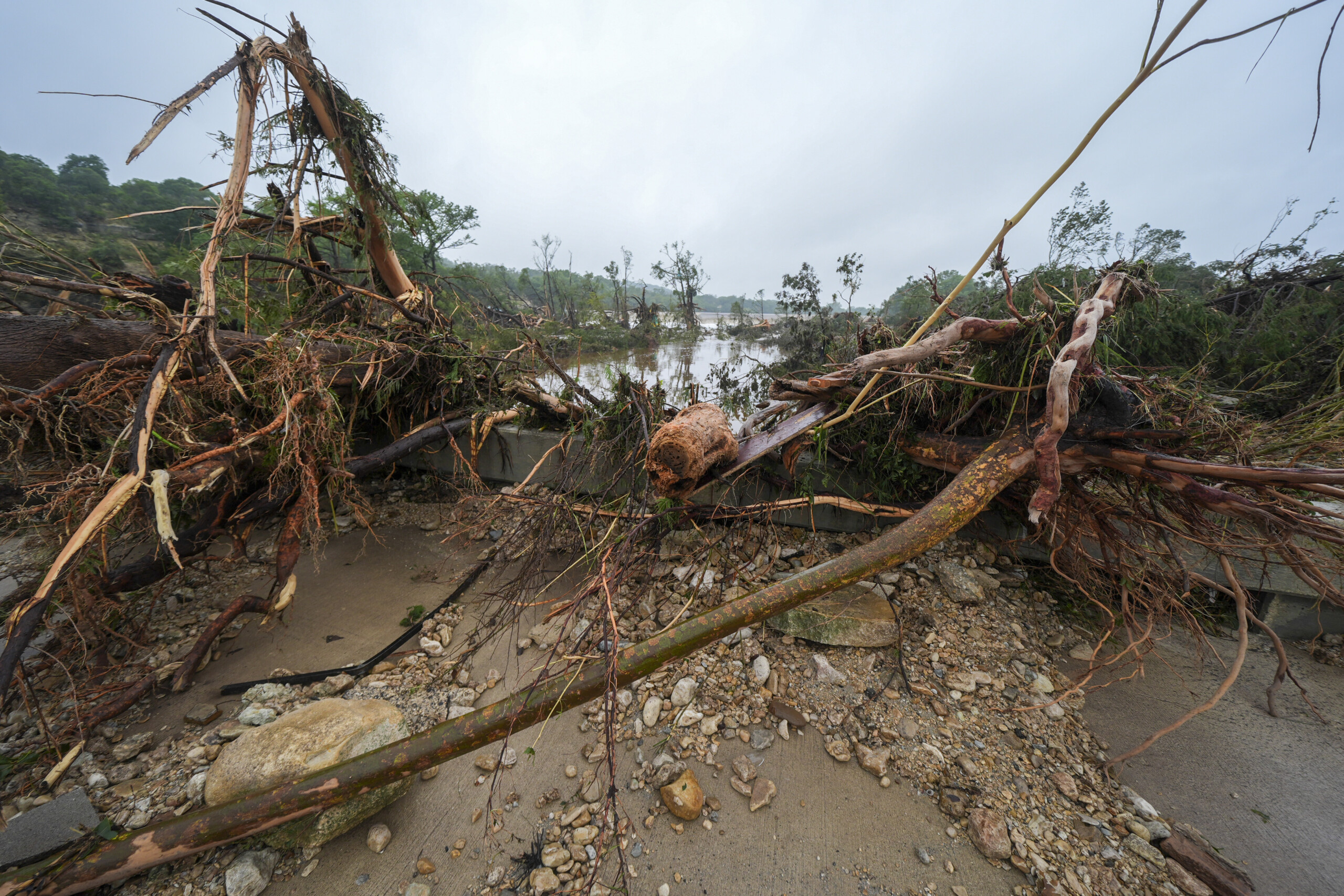 USA: Texas flood death toll rises to 27, including 9 children