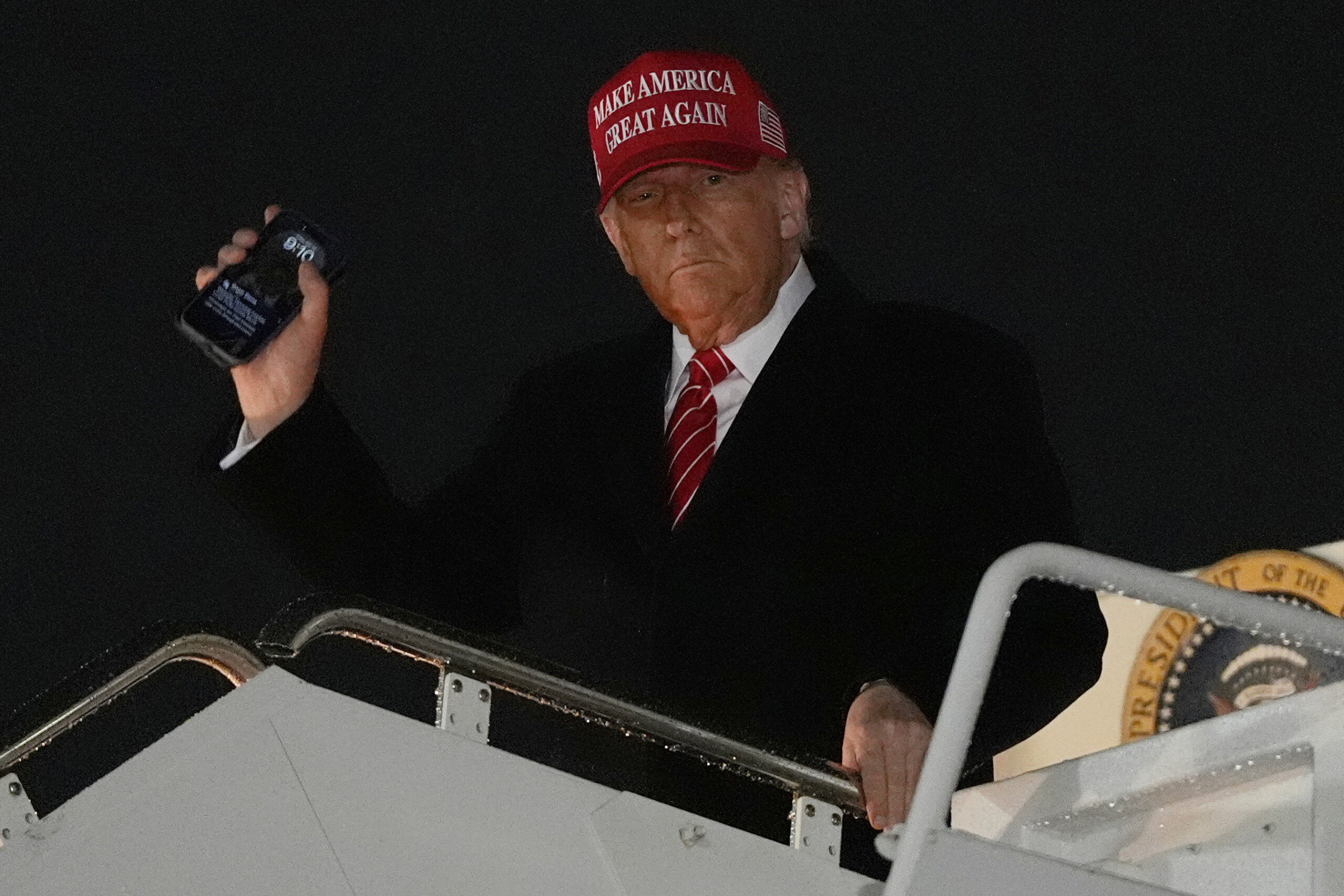 USA: Trump signs measure imposing 50% tariffs on steel and aluminum USA: Trump signs measure imposing 50% tariffs on steel and aluminum