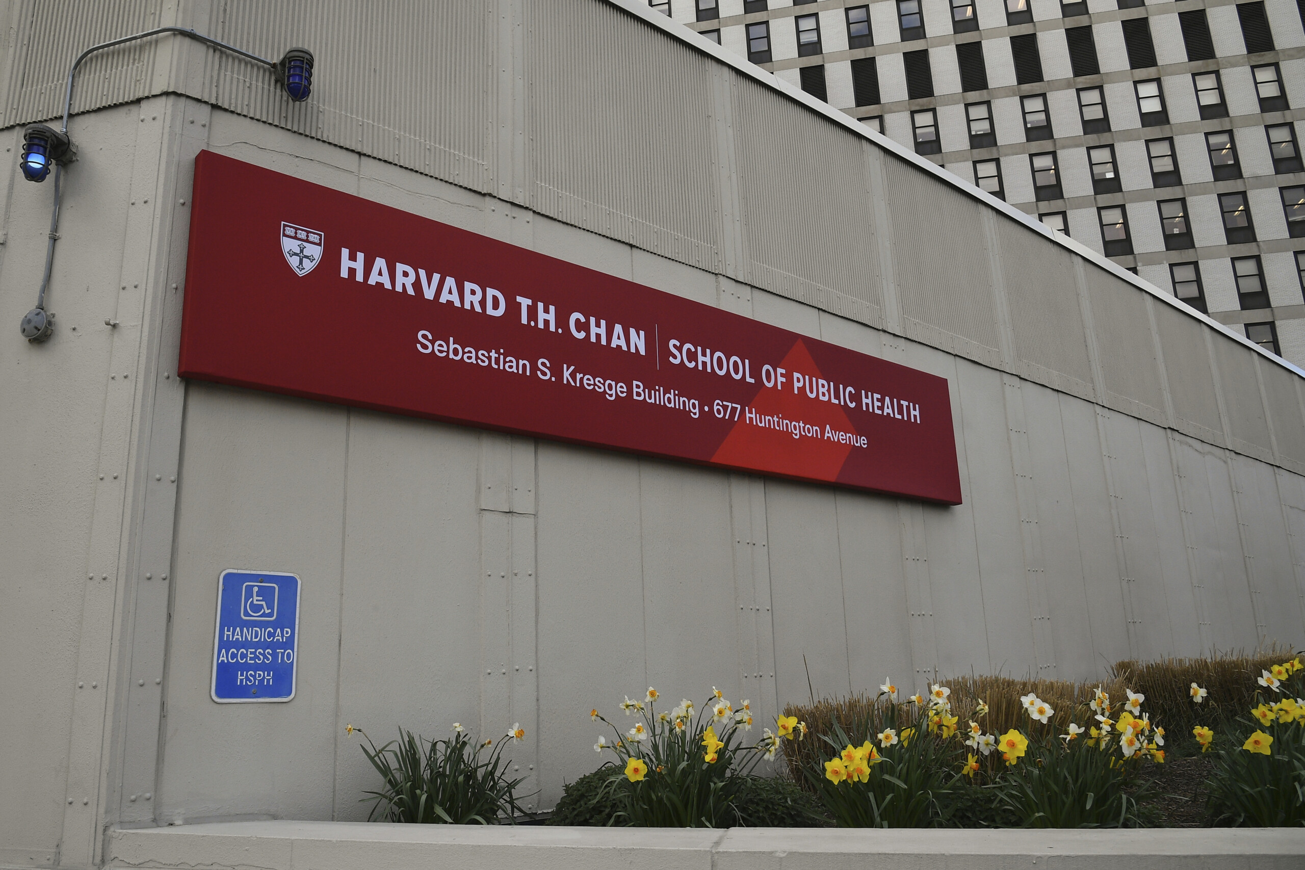 USA, White House blocks foreign student enrolment at Harvard USA, White House blocks foreign student enrolment at Harvard