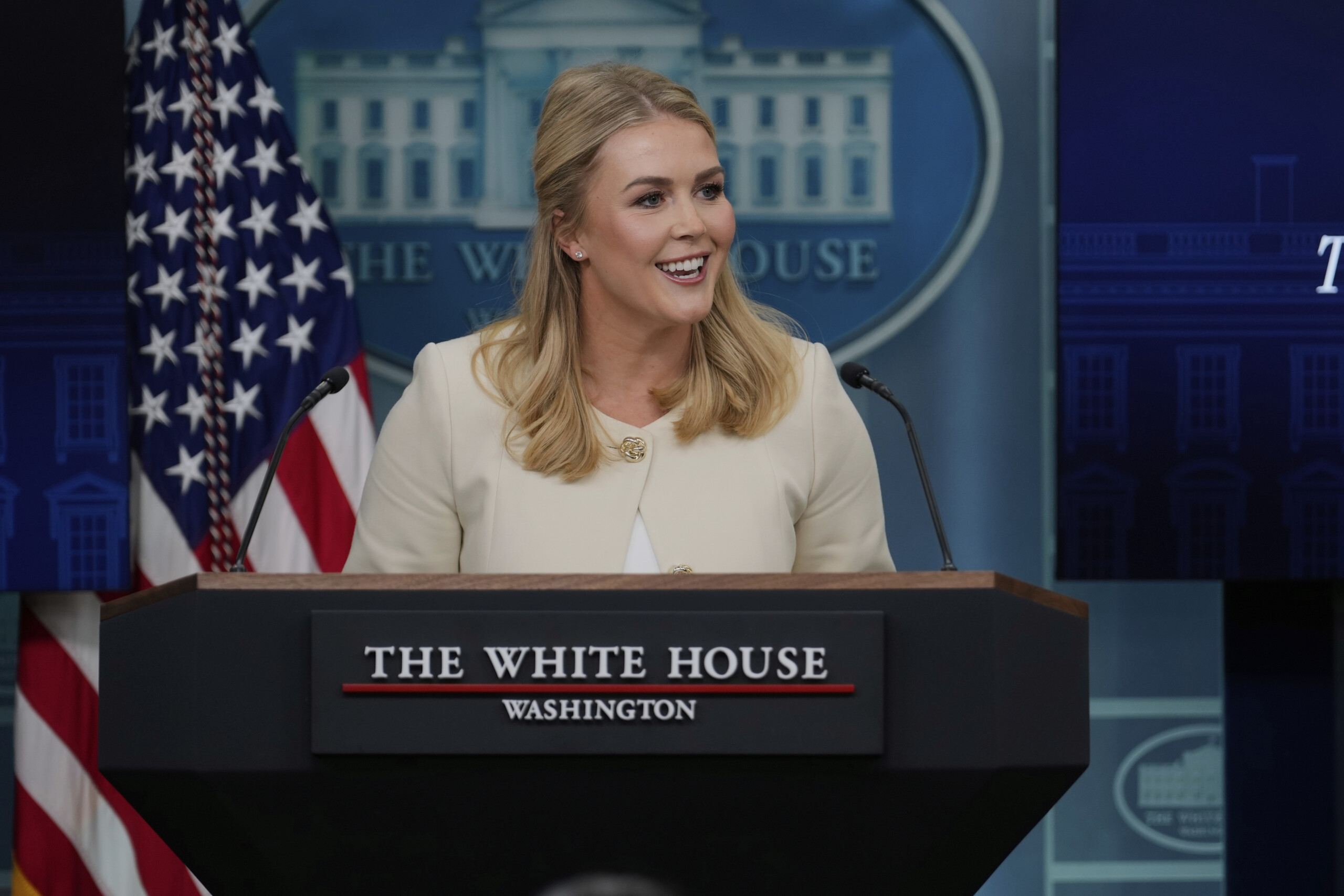 USA, White House: "No classified material was sent via chat"