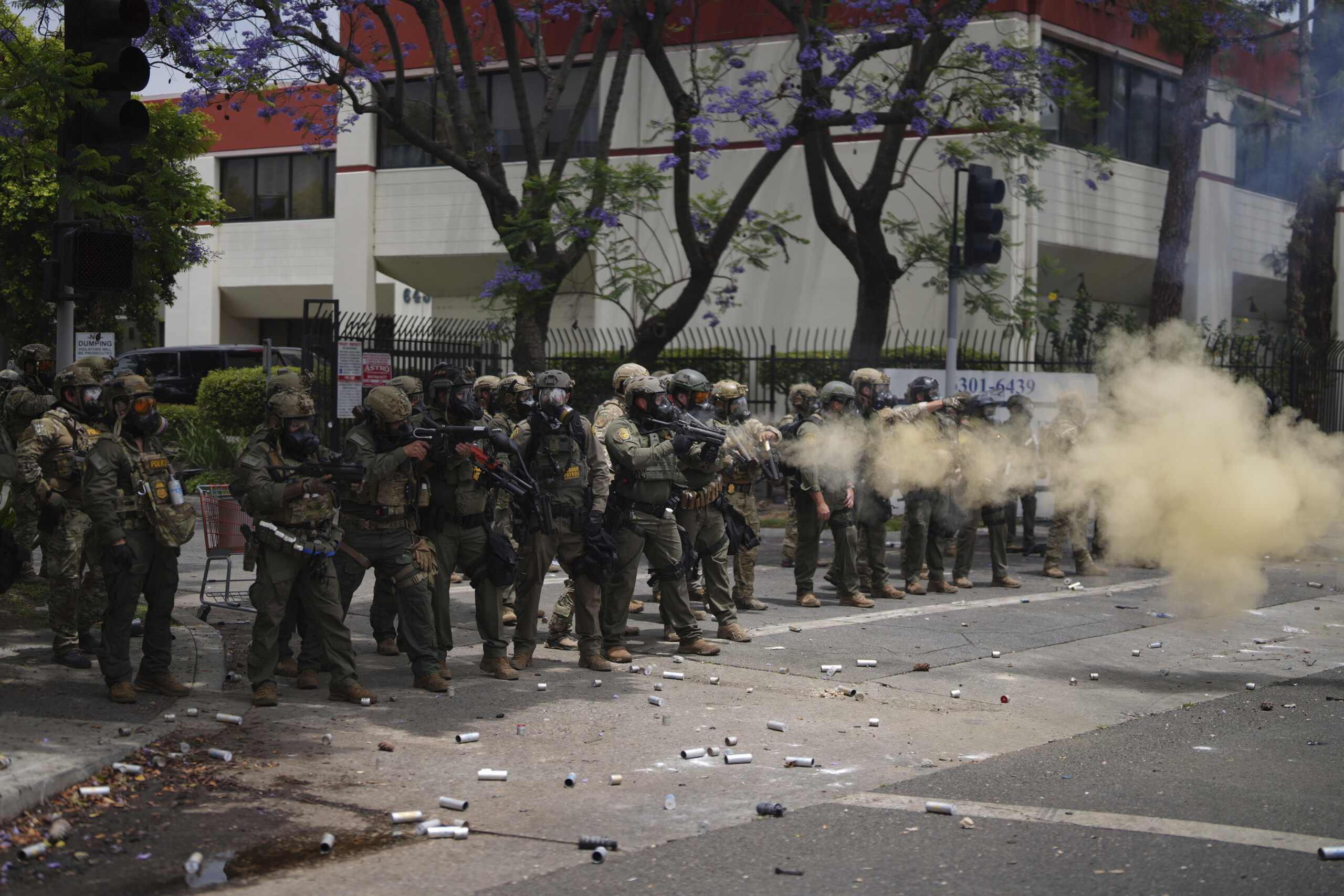 USA: White House sends 2,000 National Guard troops to Los Angeles after clashes USA: White House sends 2,000 National Guard troops to Los Angeles after clashes