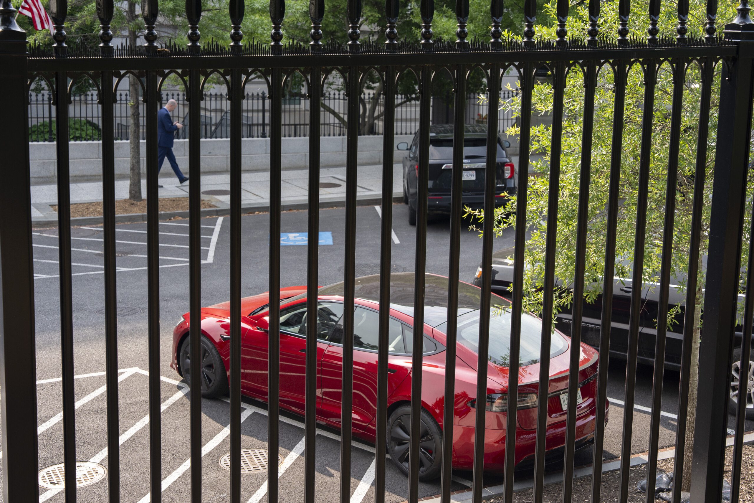 USA: White House, Trump cancels regulations on electric cars in California today