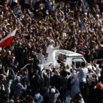 Vatican, first ride in the Popemobile among the faithful for Pope Leo XIV