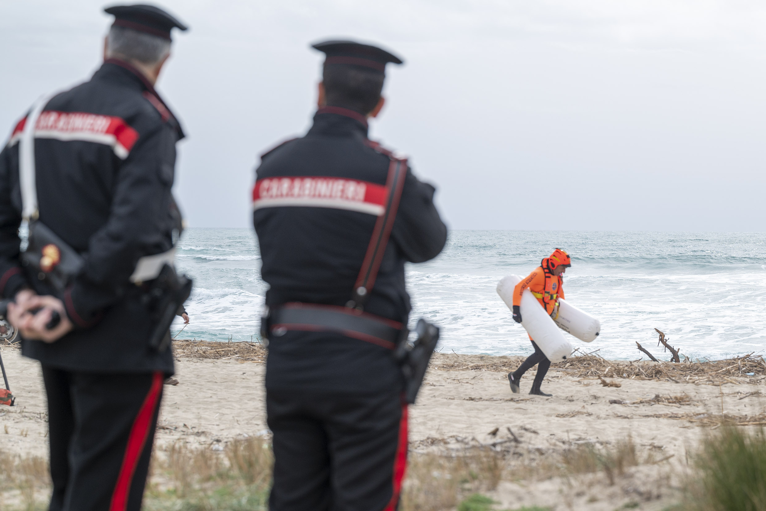 Viterbo: boy dies buried under sand in Montalto, father under investigation