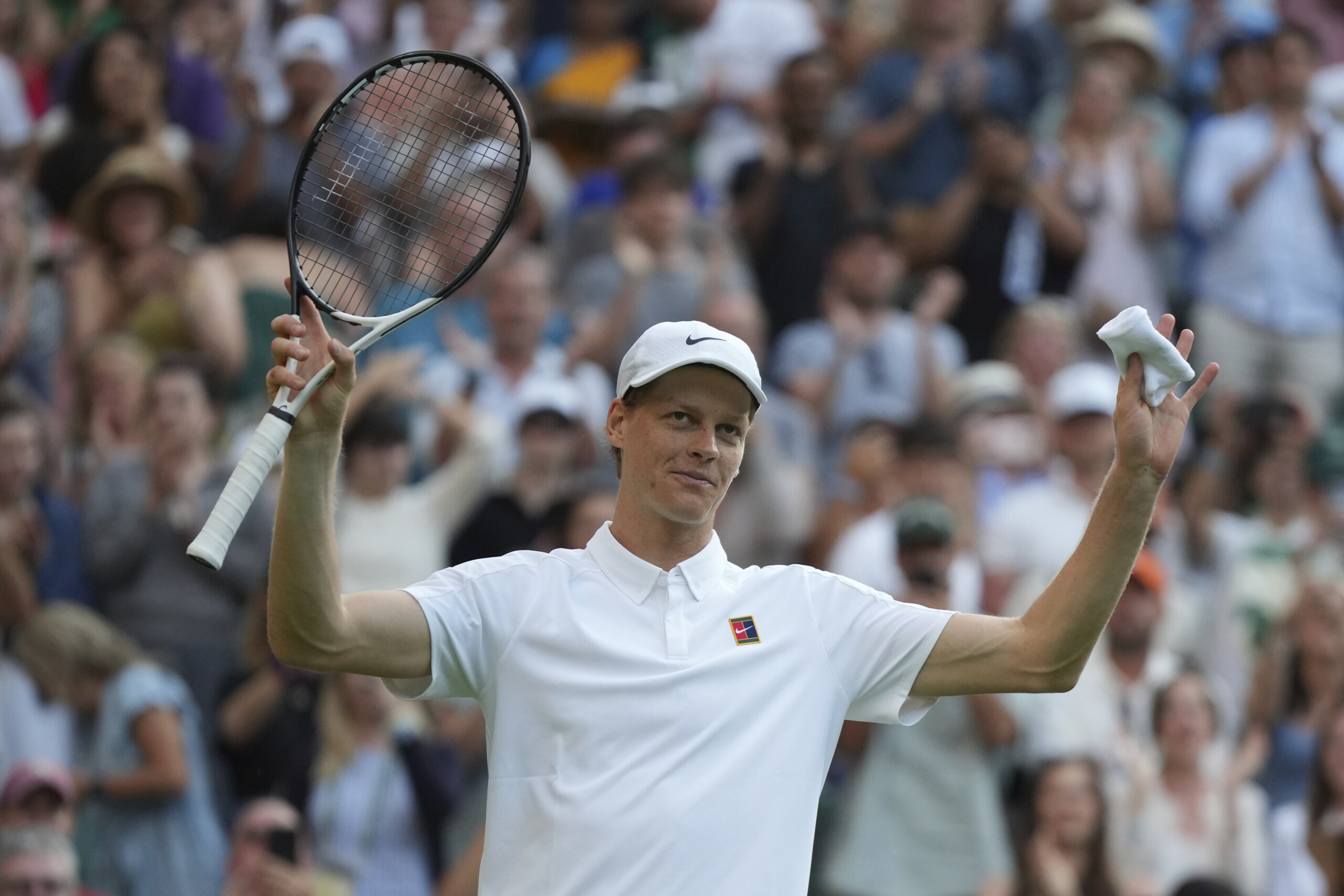Wimbledon, Sinner beats Martinez in straight sets and reaches the round of 16 Wimbledon, Sinner beats Martinez in straight sets and reaches the round of 16