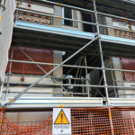 Work accidents: three workers fall from scaffolding in Naples, three dead