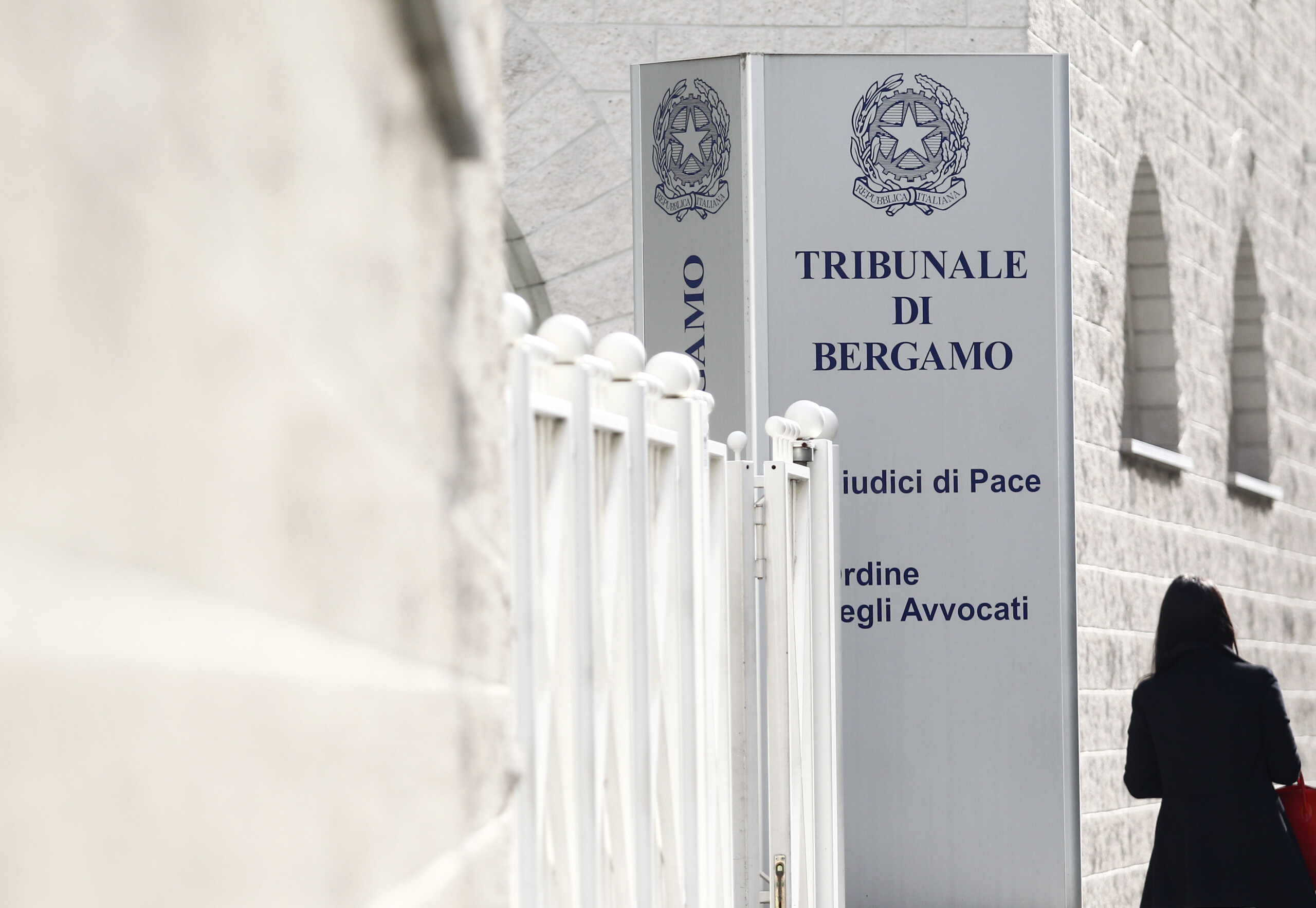 Yara Gambirasio murder: Bossetti's defence team will have access to original photos, evidence and DNA from the investigation Yara Gambirasio murder: Bossetti's defence team will have access to original photos, evidence and DNA from the investigation