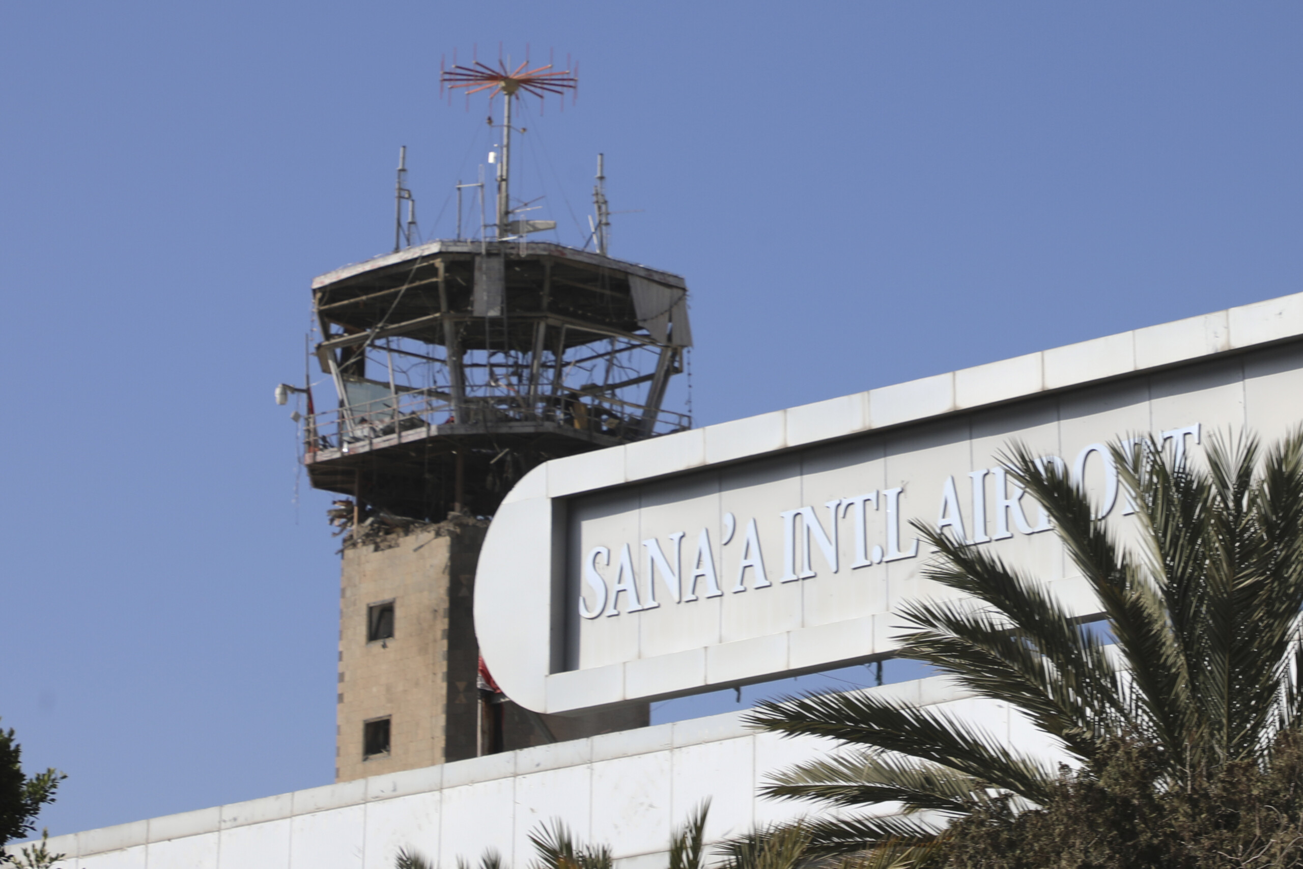 Yemen, IDF confirms strike on Sanaa airport