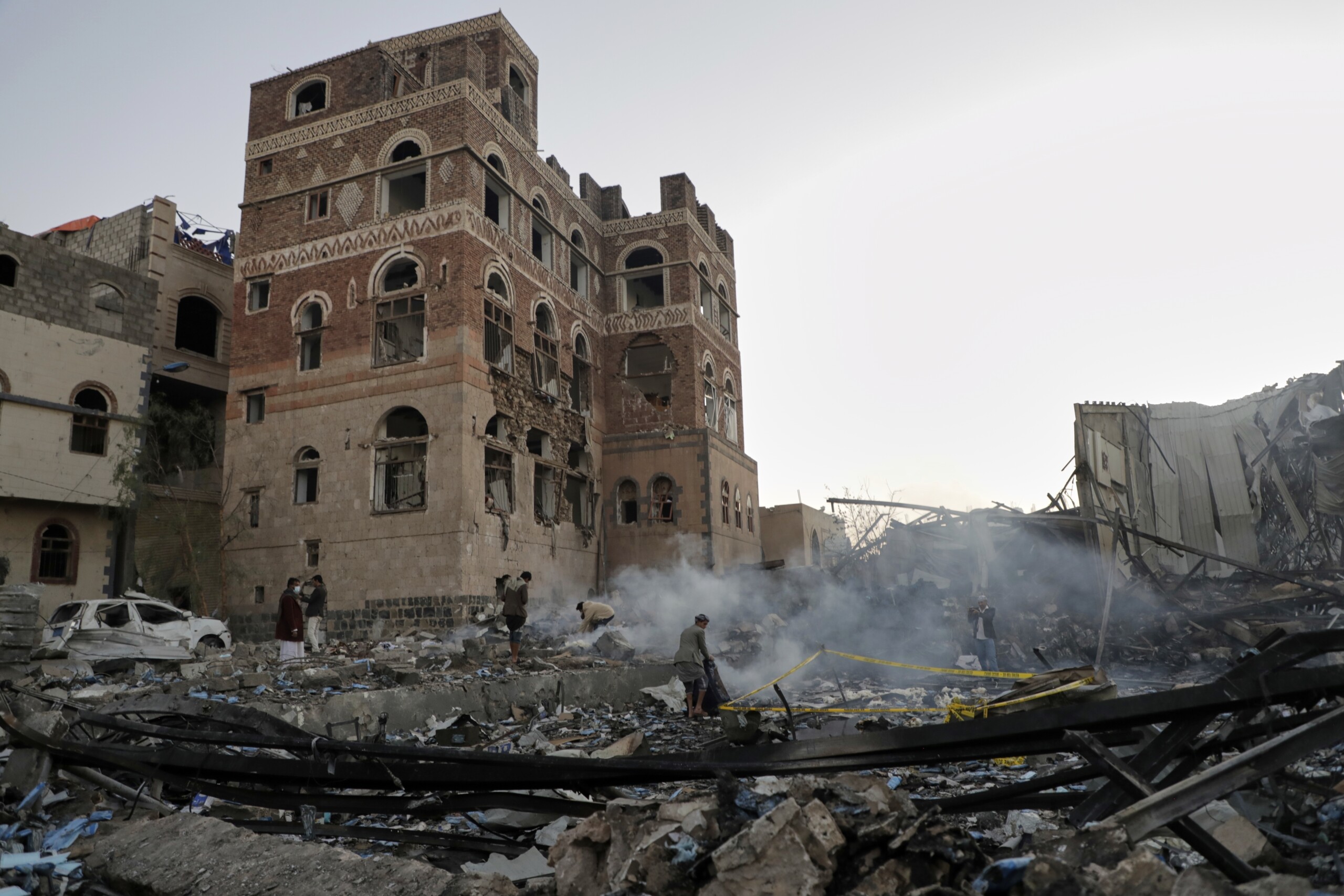 Yemen, media: senior Houthi official killed in U.S. raid