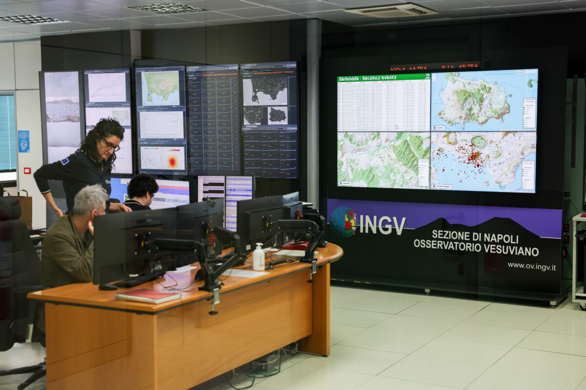 Campi Flegrei: seismic swarm underway, 119 earthquakes detected in 24 hours