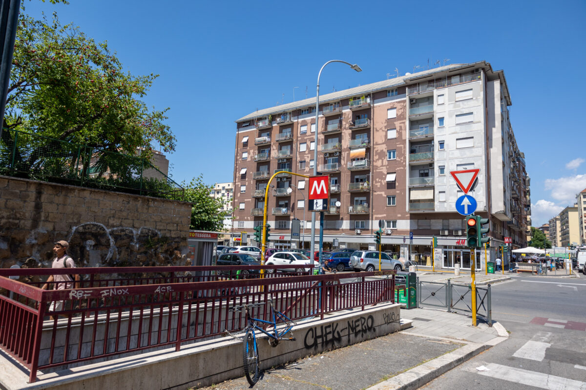 Rome: man dies under metro B carriage, police investigate