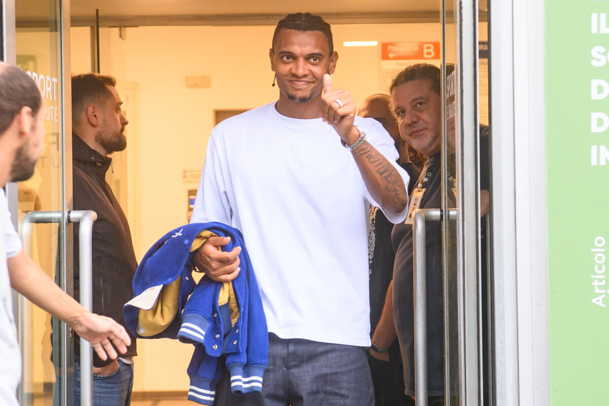 Inter sign Akanji from City on loan with an obligation to buy