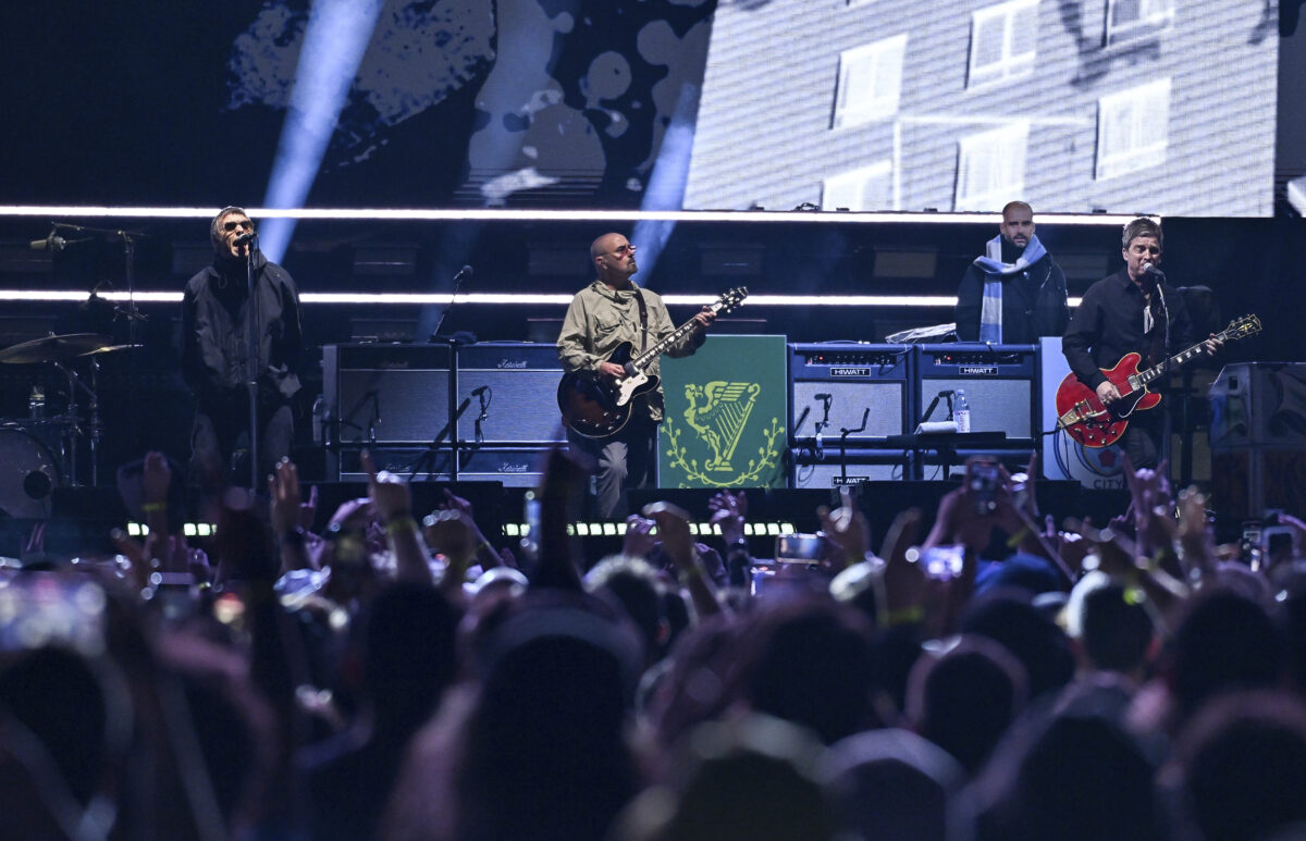Music: Oasis, new live track available today Music: Oasis, new live track available today