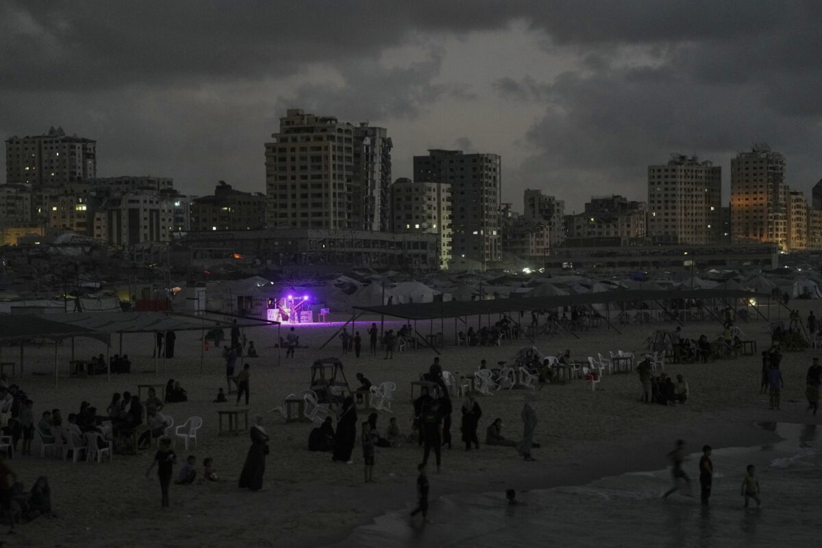 Middle East, media: 69 dead since dawn in Israeli raids on Gaza