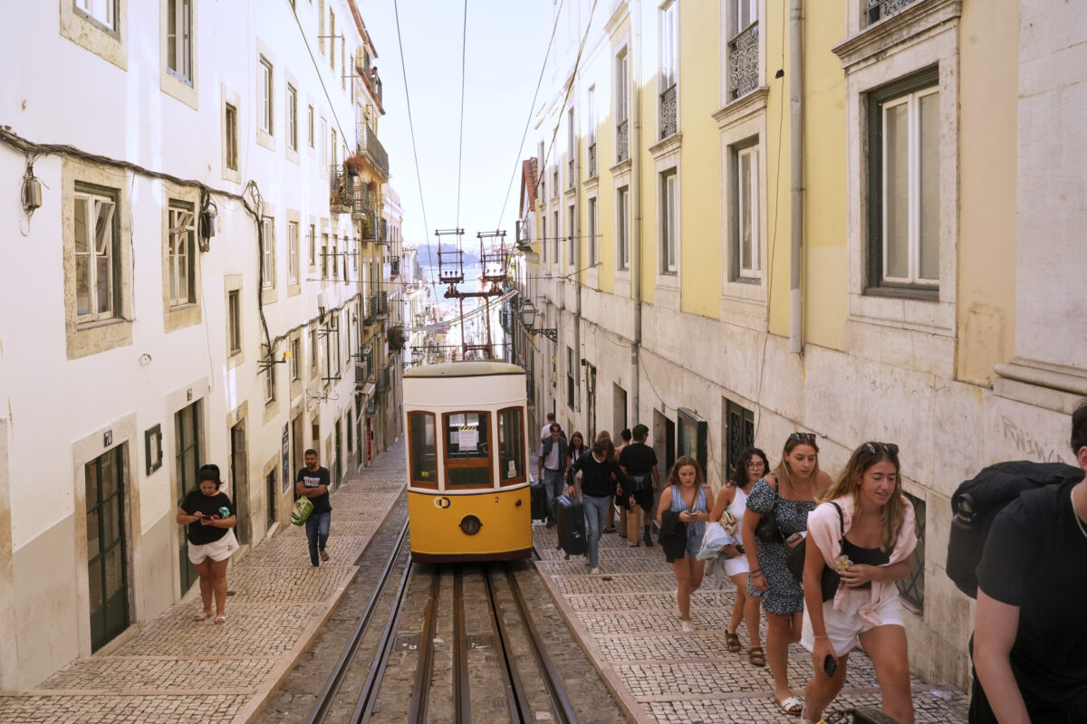Portugal: three funicular railways suspended in Lisbon after accident Portugal: three funicular railways suspended in Lisbon after accident