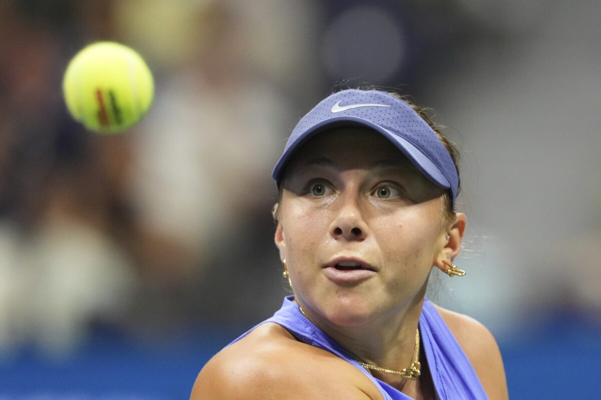 US Open, Anisimova beats Osaka 2-1 and goes to the final against Sabalenka