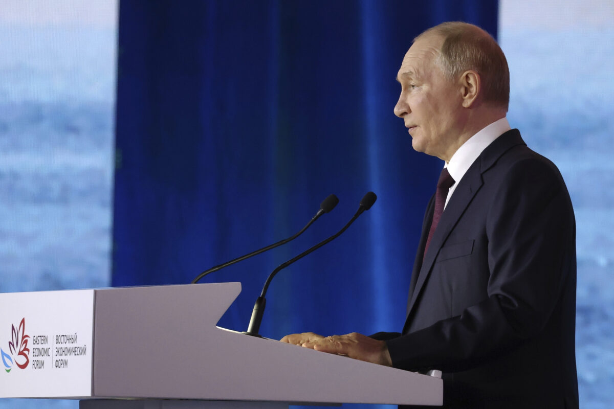 Ukraine, Putin: ‘NATO troops on the territory would be a legitimate target’ Ukraine, Putin: ‘NATO troops on the territory would be a legitimate target’