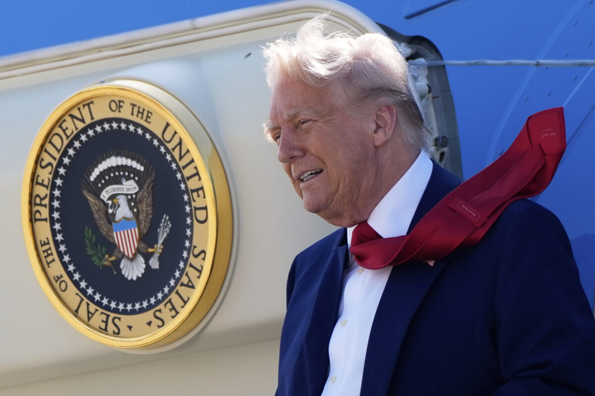 Trump quotes “Apocalypse Now” for Chicago: ‘I like the smell of deportations in the morning’ Trump quotes “Apocalypse Now” for Chicago: ‘I like the smell of deportations in the morning’