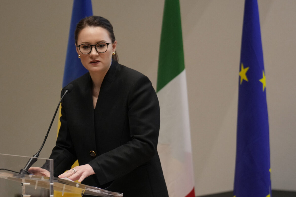 Ukraine, Prime Minister: “Government building hit for the first time, the world must respond”