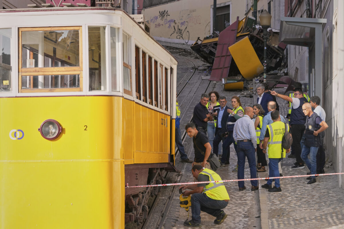 Lisbon tragedy, funicular accident caused by cable break between cabins Lisbon tragedy, funicular accident caused by cable break between cabins