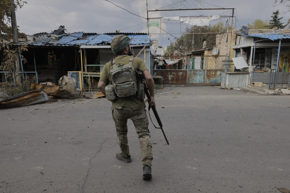 Ukraine, Zelensky: “At least 20 dead in Russian raid in Donetsk”
