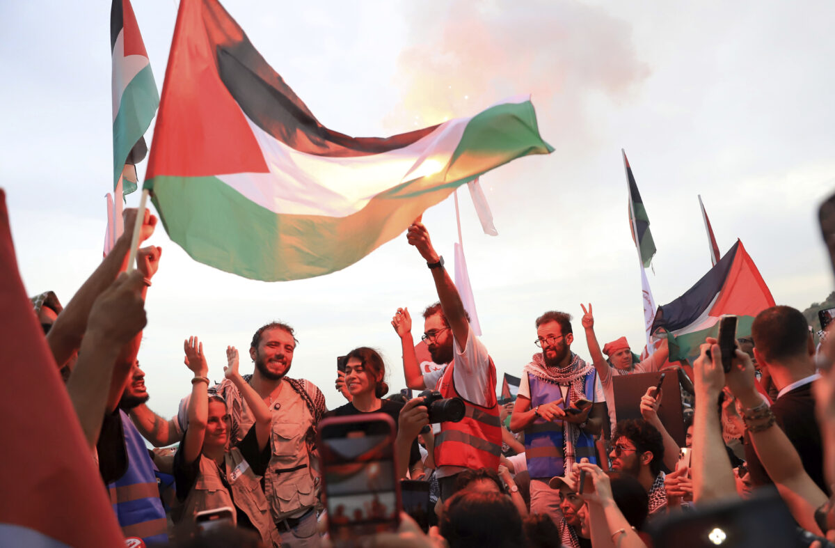 Gaza, Flotilla activists: “The mission continues, the world and law are with us” Gaza, Flotilla activists: “The mission continues, the world and law are with us”