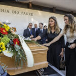 Emilio Fede: ashes brought to Irpinia, placed next to his wife