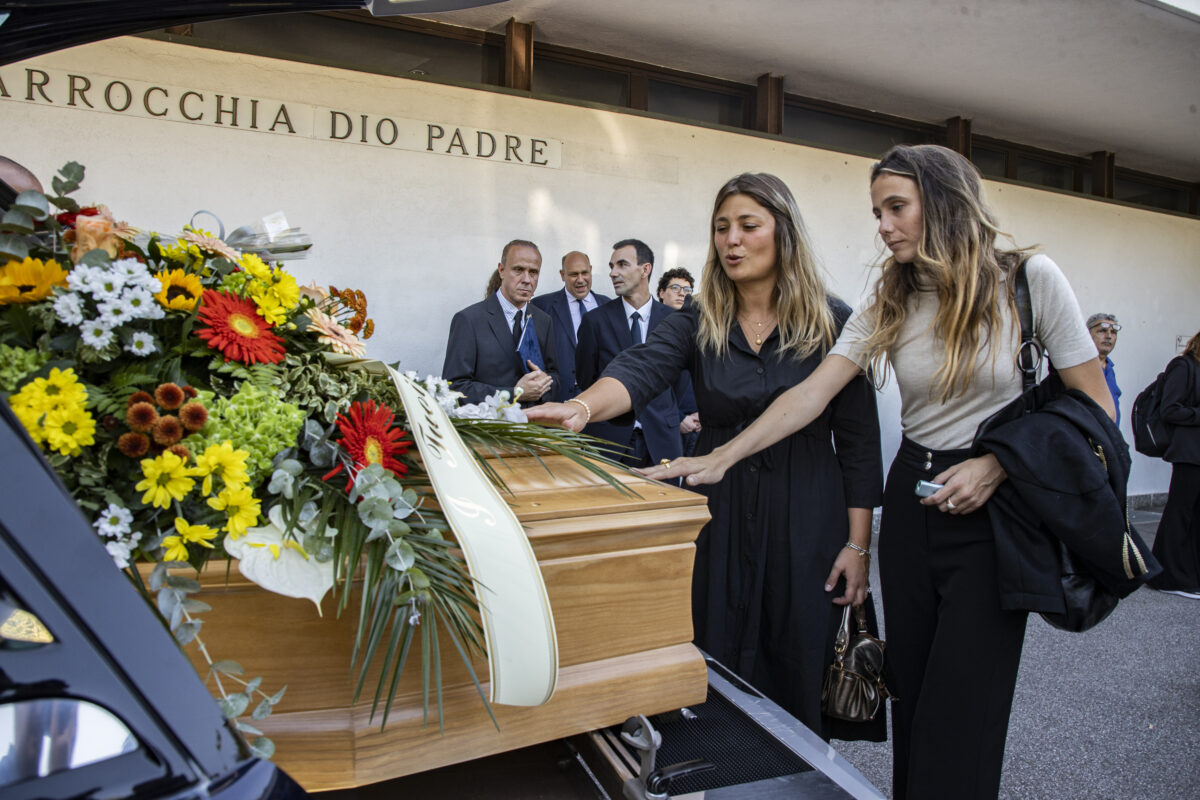 Emilio Fede: ashes brought to Irpinia, placed next to his wife