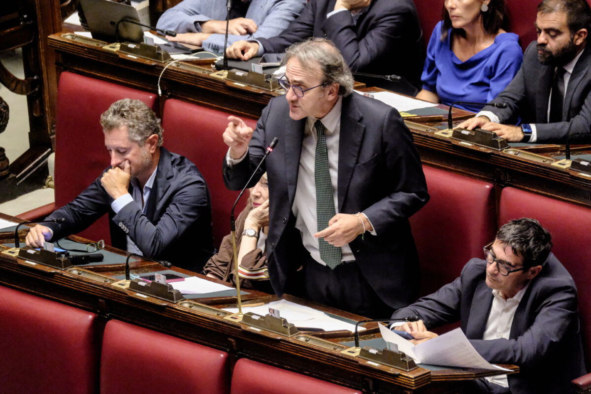 Governo, Bonelli: “Abbassi i toni, io minacciato da Bandecchi”